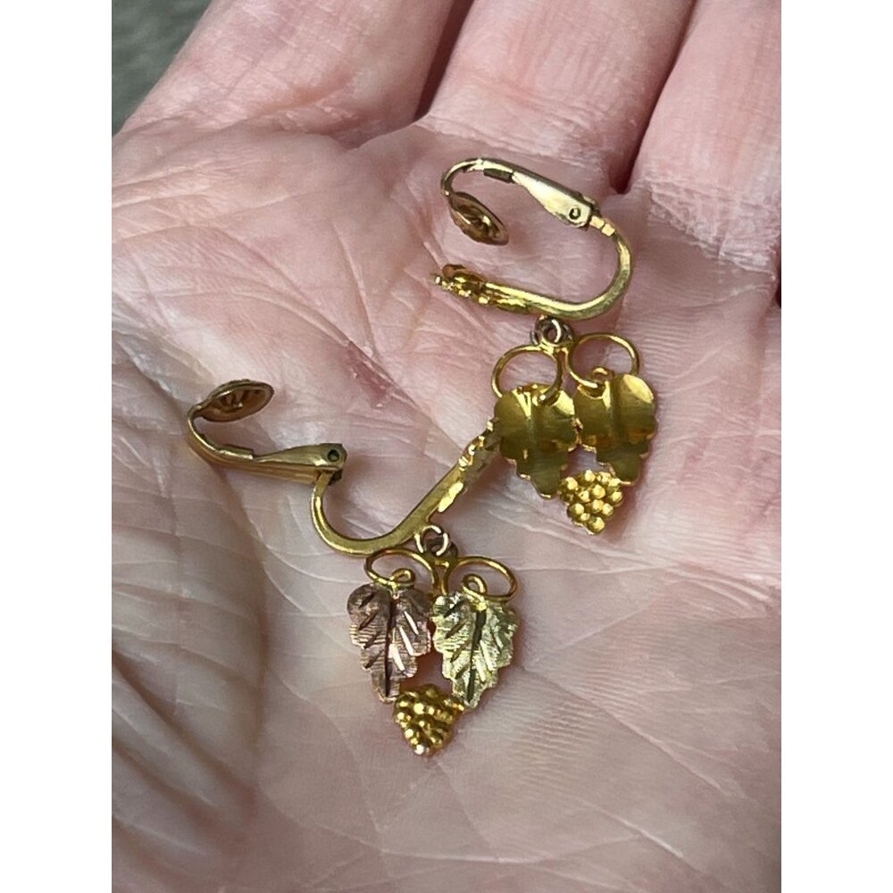 Vintage 10K gold grapes and leaves tri color clip on earrings: Black Hills; each - Picture 5 of 9